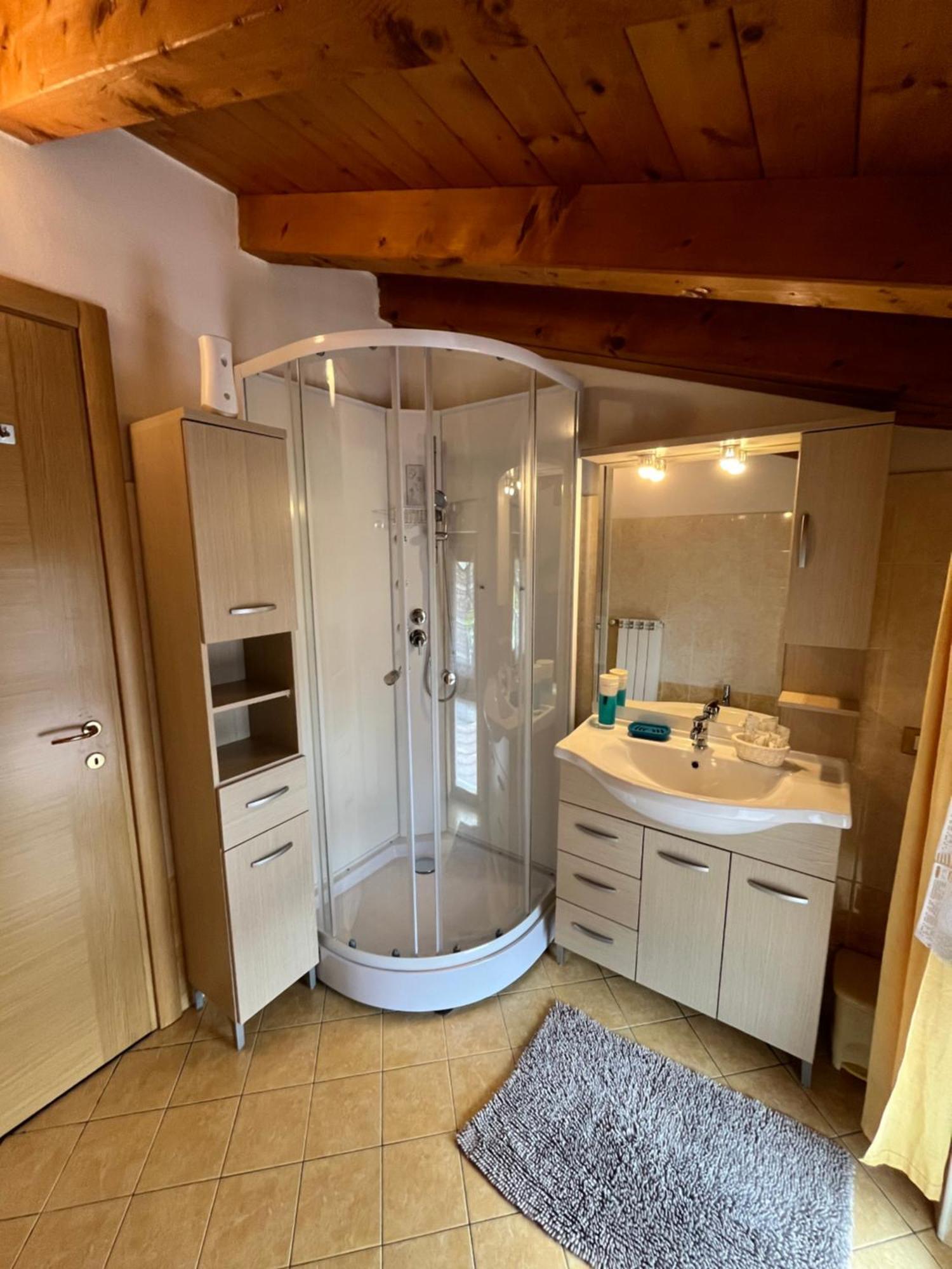 B&B Garzola Ossuccio Bagian luar foto